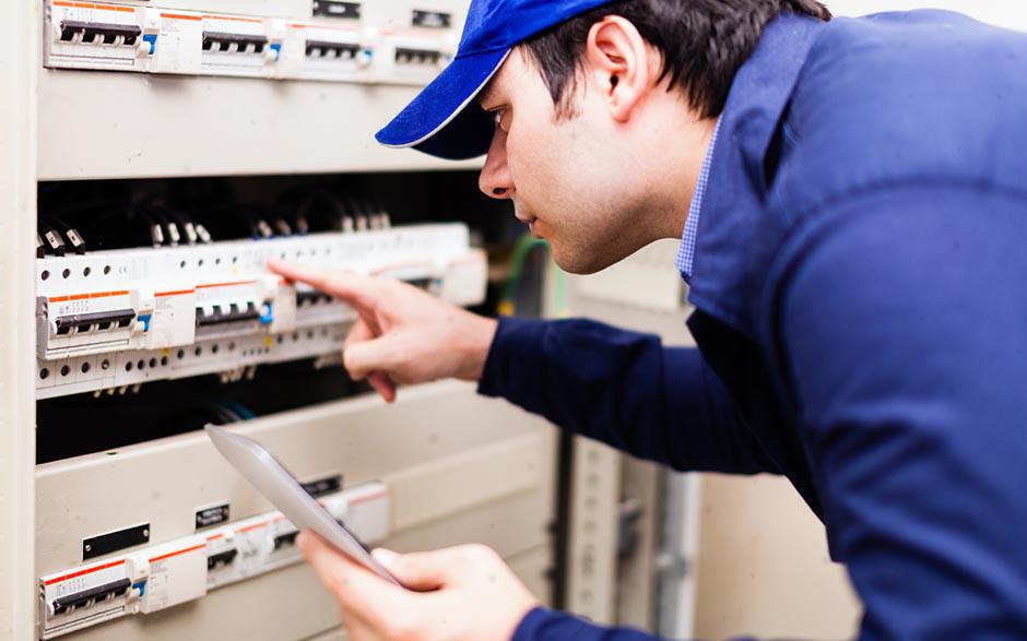 cherche électricien Évry